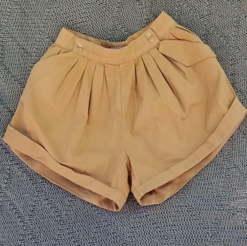 Doen Park Shorts in Khaki size 6